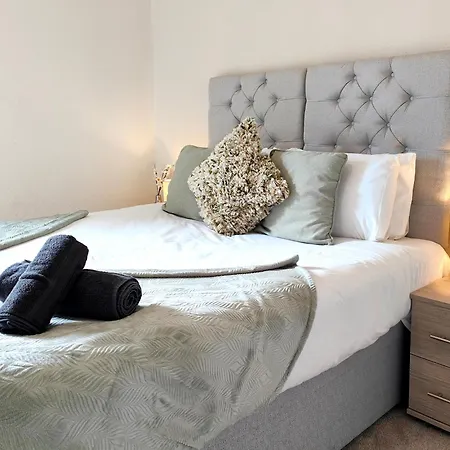 Douglas House, Near Hospital, Attractive And Comfy 2 Bedroom House With Enclosed Yard To Rear * Carlisle (Cumbria)