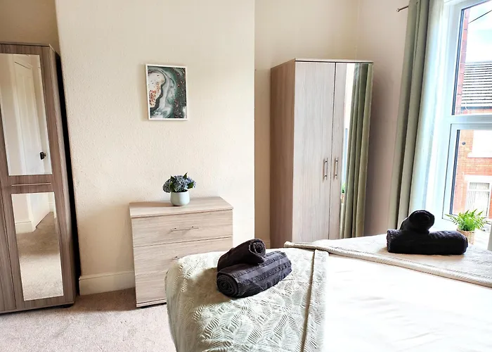 Douglas House, Near Hospital, Attractive And Comfy 2 Bedroom House With Enclosed Yard To Rear * Carlisle (Cumbria)