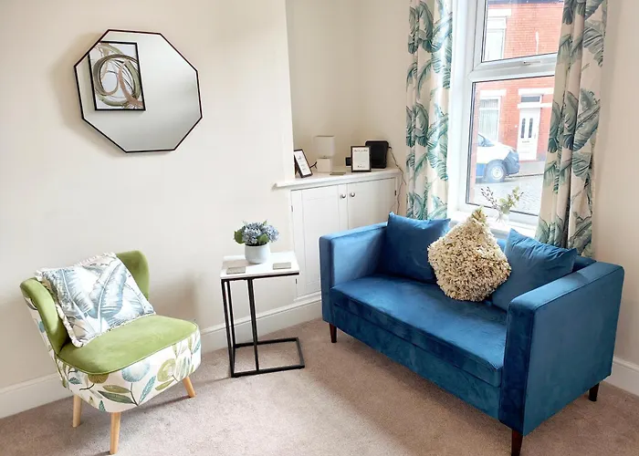 Douglas House, Near Hospital, Attractive And Comfy 2 Bedroom House With Enclosed Yard To Rear Carlisle (Cumbria)